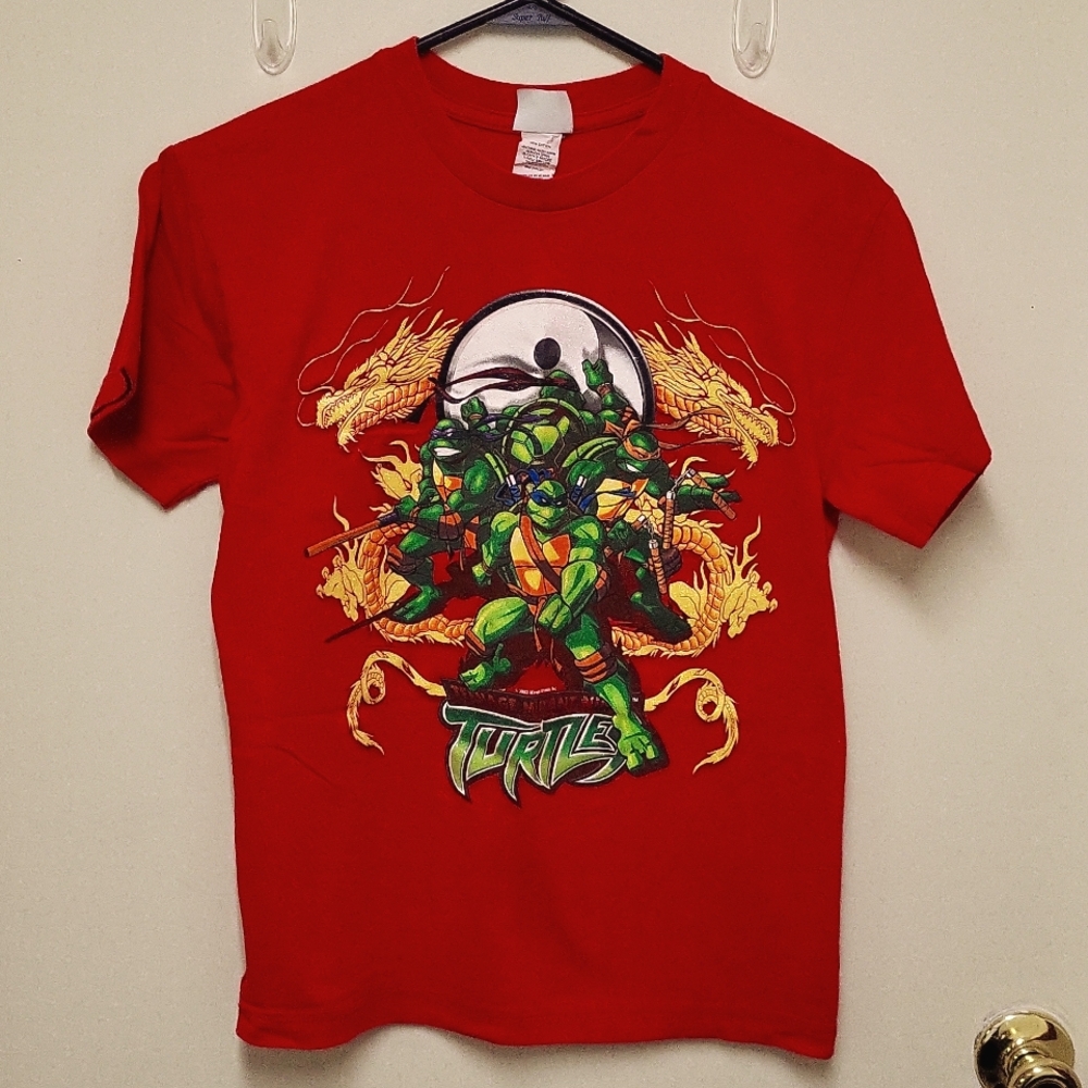 Vintage TMNT Red Short Sleeve Crewneck T-shirt with Chinese Dragons